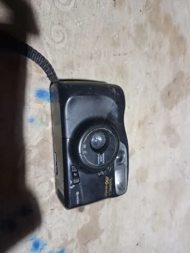 camera fotagrafica analogica .decorativa nao sei se funciona