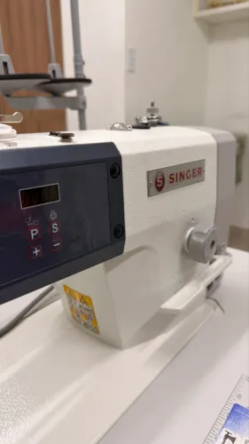 Máquina de Costura Singer Direct Drive - MUITO NOVA