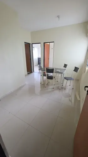 02 quartos semi mobiliado no porcelanato leia