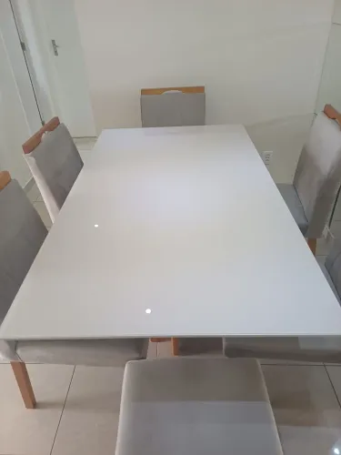 Mesa com 6 cadeiras