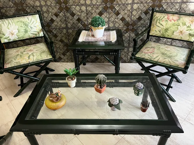 Jogo de Varanda / Sala Estilo Bambu Verde - 4 Poltronas e 2 Mesas de Vidro