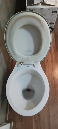 Vaso Sanitário Deca com Caixa Acoplada (Com detalhe/mancha)