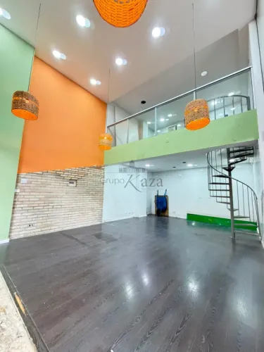 Loja em Condomínio Comercial - Centro - 45m².