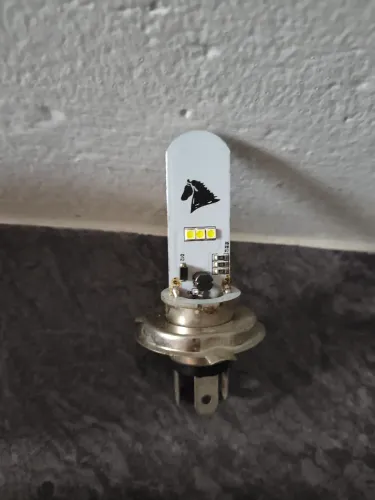 Lâmpada led farol H4 de moto