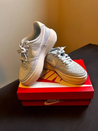 Tênis nike air force azul bebê