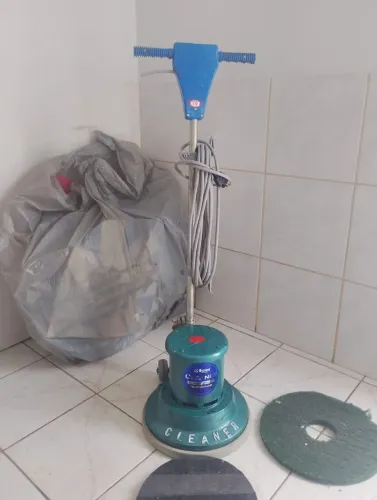 Enceradeira industrial Cl plus 300
