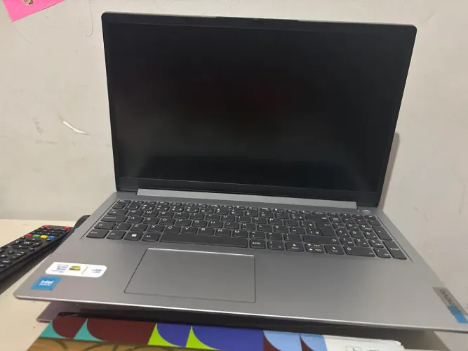 Vende-se notebook semi novo, apenas 3 meses de uso