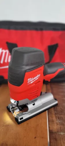 Serra tico tico Milwaukee 2445-20 M12 
