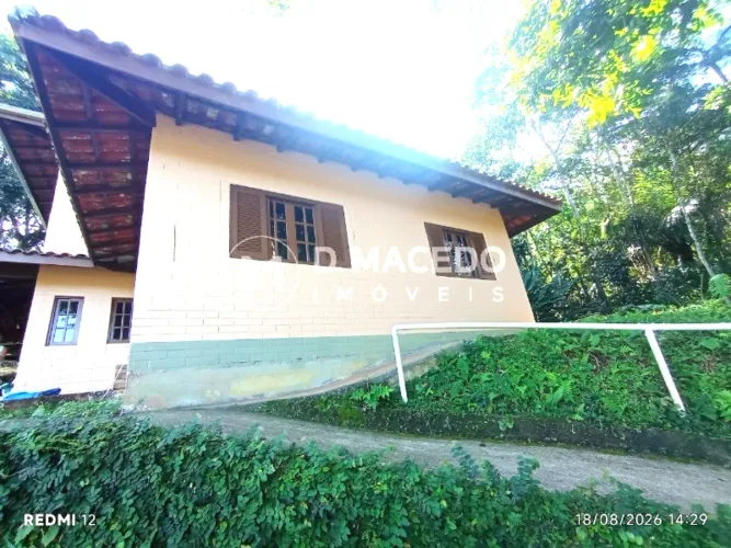 Casa para venda em Praia Da Lagoinha de 191.00m² com 6 Quartos, 4 Suites e 3 Garagens