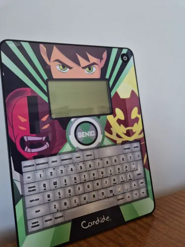Tablet educativo infantil da Candide, tema Ben 10.