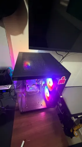 PC Gamer com AMD Ryzen 7 5700G, 32GB RAM, NVME 1T, NVIDIA GeForce RTX 5060 8GB