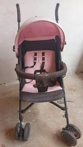 Na compra do carrinho de bebê e a cadeira alimentação voce ganha uma banheira de presente.