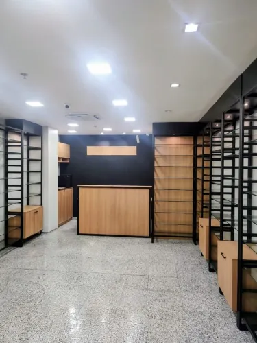 Vendo Loja Completa em Shopping de Curitiba _ Oportunidade _ Pronta para faturar
