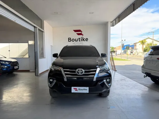 Toyota Hilux SW4 SRX 4X4 2.8 TDI 16V Dies. Aut. 2019