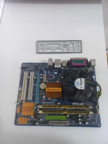 Kit Placa 775 Gigabyte+ Processador Dual Core+ 4 GB Memória + Cooler
