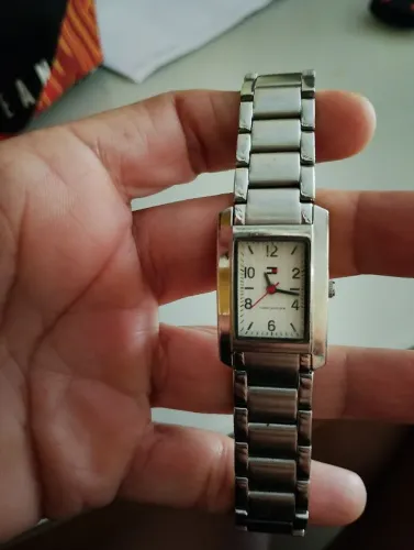 Vendo relógio Tommy Hilfiger usado em boas condições
