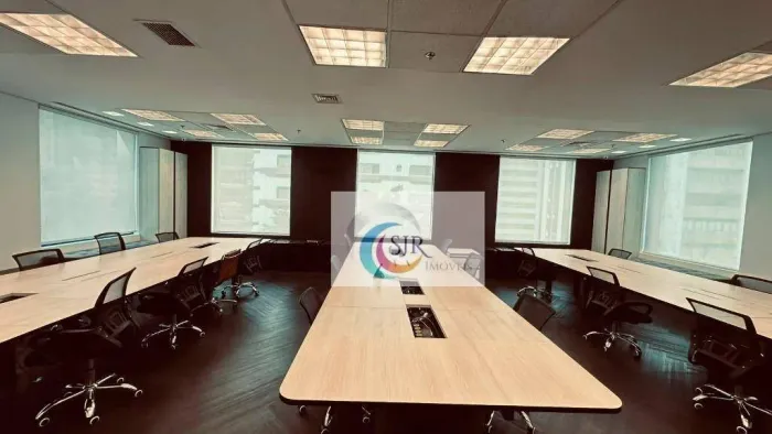 Conjunto para alugar, 245 m² por R$ 110.474,76/mês - Itaim Bibi - São Paulo/SP
