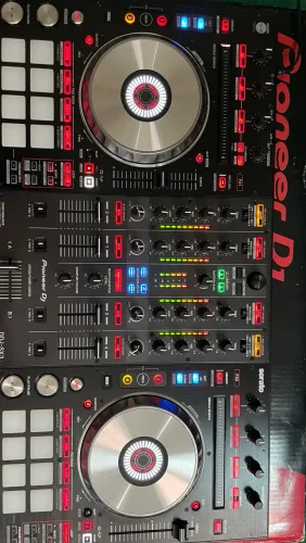 Controladora Pioneer DDJ-SX3
