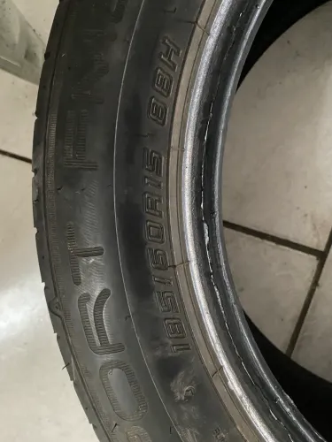 Vendo 2 pneus aro 15 em bom estado