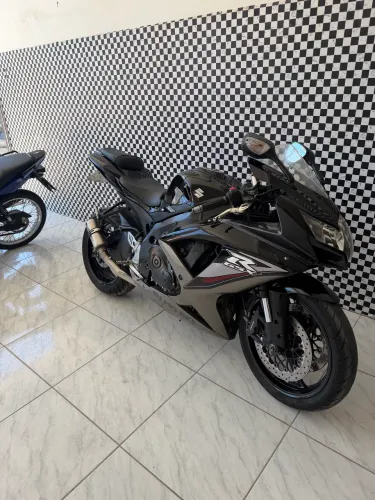 Suzuki Srad 750 Diferenciada ano 2013