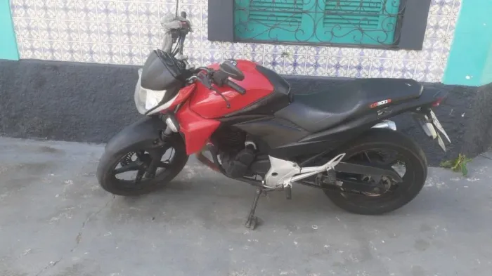 Linda moto para vender logo, uma ótima oportunidade para adquirir o seu veículo chame.