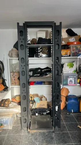 Rack Aberto Furukawa 19? - Usado + Bandejas