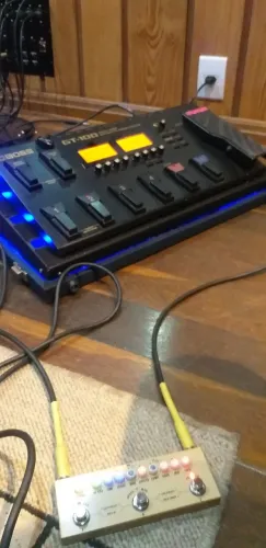 Pedaleira de guitarra Boss Gt100