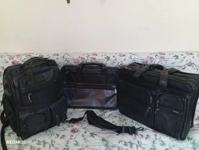 Conjunto de luxo Tumi de couro legítimo.