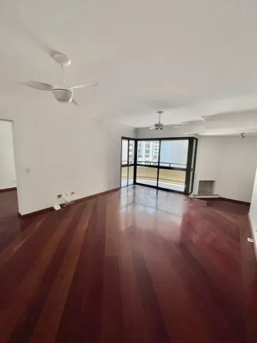 128381- Apto com 3 quartos, 3 vagas e depósito na Rua Indiana