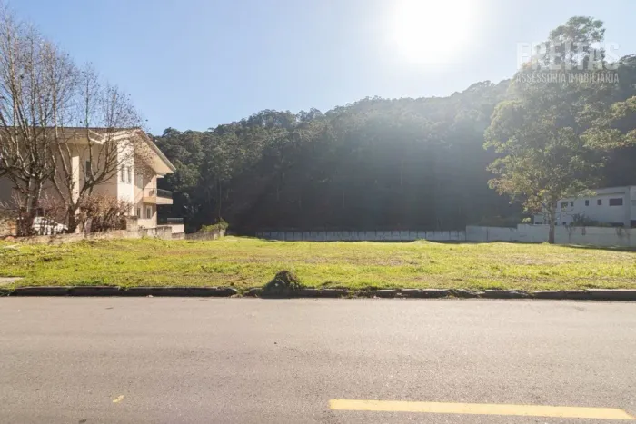 BELO TERRENO EM ALPHAVILLE - RESIDENCIAL TAMBORÉ 1