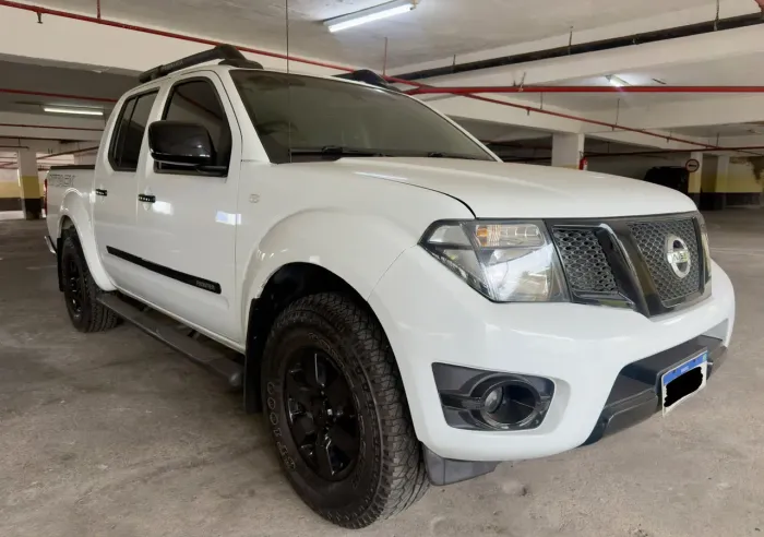 Nissan Frontier SV AT. CD 4X4 2.5 TB Dies. Aut. 2016