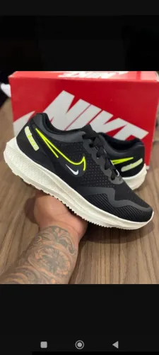 TÊNIS DA NIKE ZOOMMAX