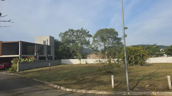 Venda | Terreno de 460m² em Condomínio Fechado - No Ratones