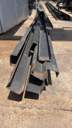 Vendo perfis de ferro de 2? e 3? polegadas