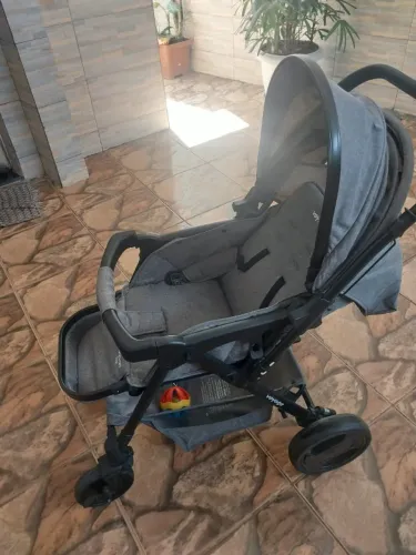 Carrinho de bebe top muito conservado