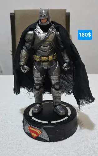 Action figure do Batman de Armadura 