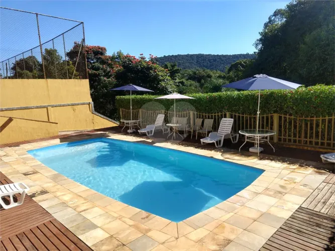Casa com 6 quartos à venda ou para locação em Rio acima - SP