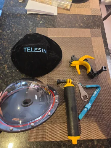 Kit Acessórios GoPro Hero 3/3+/4 - Dome Telesin + 2 Baterias Originais + Diversos Suportes