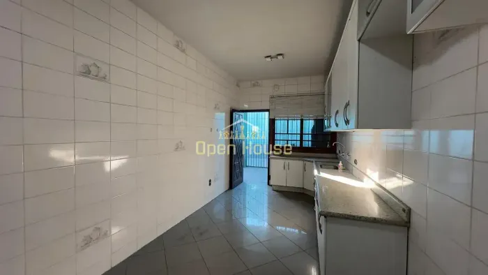Casa à Venda na Vila Santa Cecília com 3 Quartos, Suíte e Excelente Localização