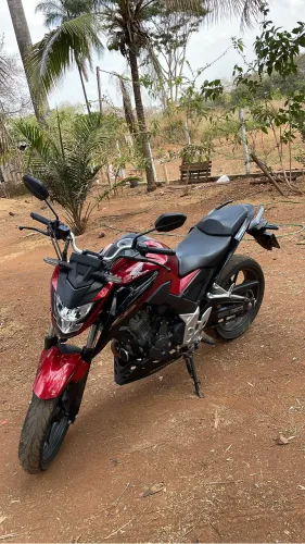 Moto CB 300 Twister