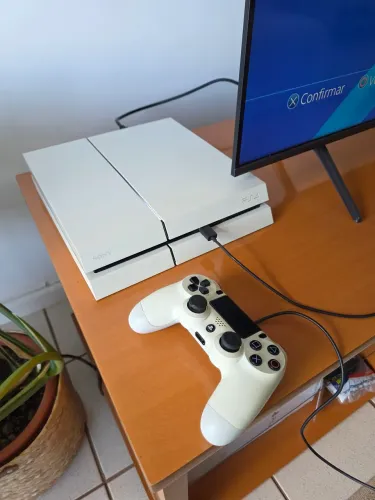 PS4 - 2TB (1 CONTROLE)