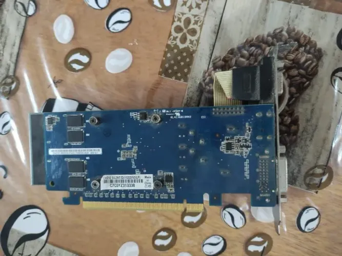 Placa de video Asus en210