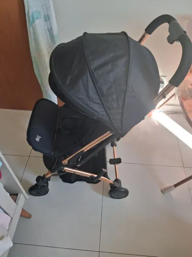 Carrinho + bebê conforto + base de carro