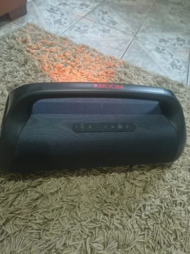 Vendo essa Linda caixa de som