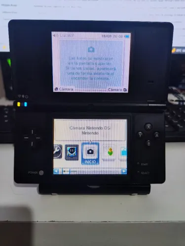 Nintendo DSI Preto + R4 e cartão SD - ótimo estado