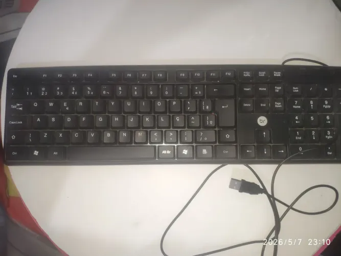 Teclado com Fio USB Padrão ABNT2 (com Ç) - Funcionando Perfeitamente