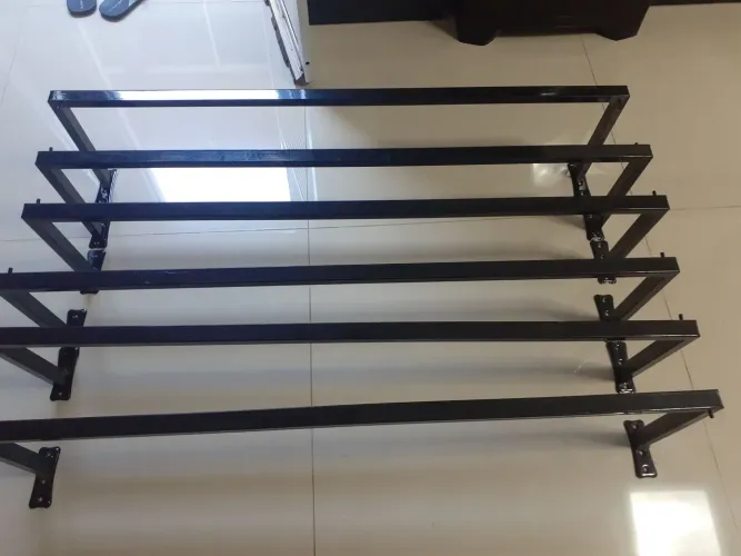 Cabideiro suspenso para closet ou loja