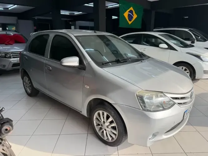 Toyota Etios X 1.3 Flex 16V 5P Mec. 2015