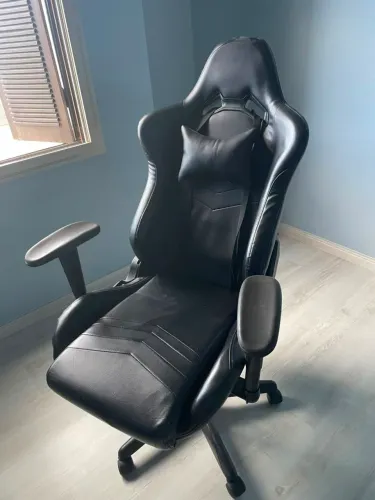 Cadeira Gamer semi nova