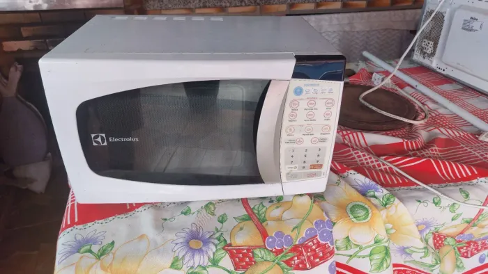 Micro-ondas Electrolux 20L 220V